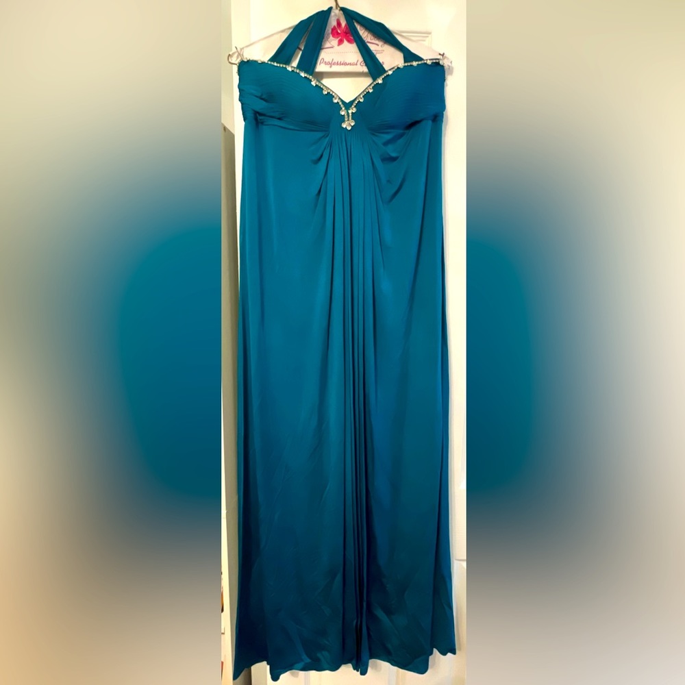Laundry gown